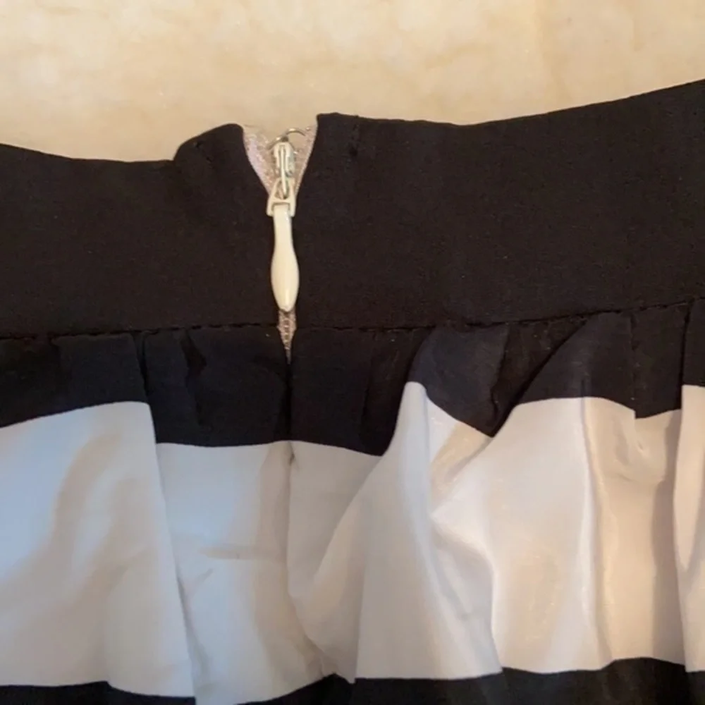 💥LOVE CULTURE BLACK WHITE STRIPE SKIRT SIZE S